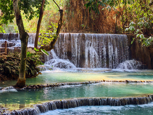 老挝旅游：走进佛教中心琅勃拉邦古都（图）上