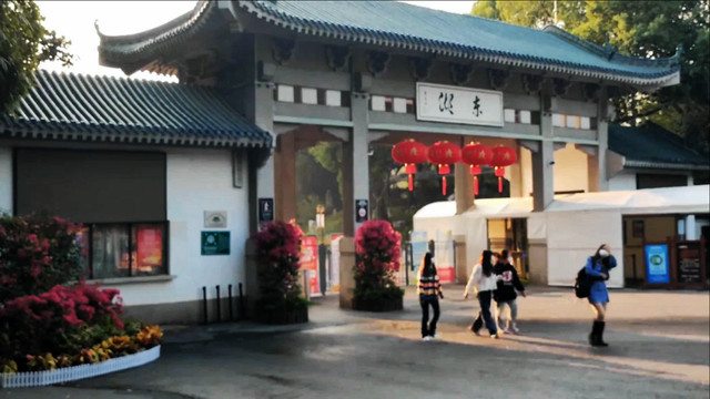 武汉东湖最早建成开放的景区 标志性景点行吟阁 湖光阁原是寿礼
