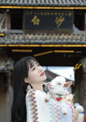 檐角与雪峰:漫步丽江时光
