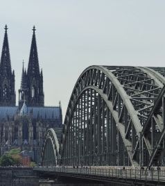 亚琛游记图文-欧洲三个月环游十三《从古堡深谷到运河流光：海德堡、科隆、波恩、亚琛四城记》