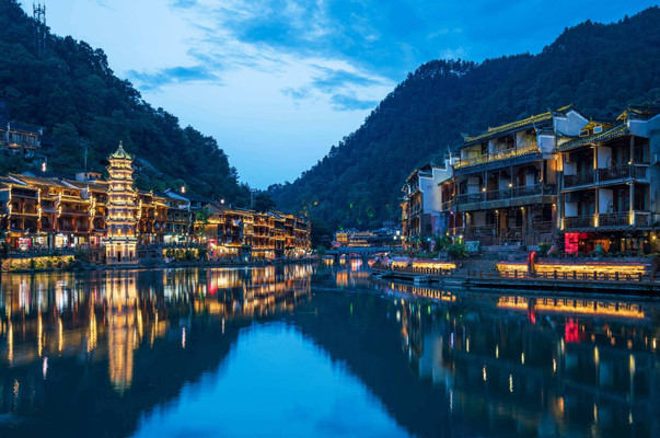 湖南周末旅游攻略🌺探寻湖南美景,品尝湖南美食