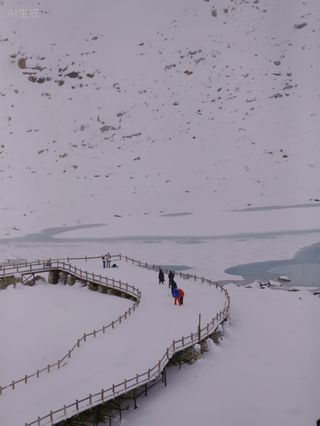 达古冰川治愈漫游记|从雪域到藏寨烟火的24小时