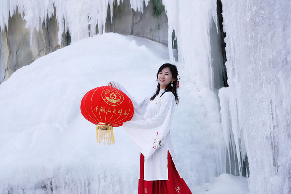 暖冬模式开启!来青铜山,感受恒温18°的浪漫之旅!