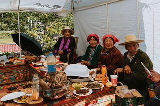 佛系躺平VS硬核徒步，你的达古冰川打开方式是？