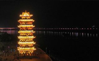 在动物园里可以“遛”老虎?!平南奇妙之旅,约起