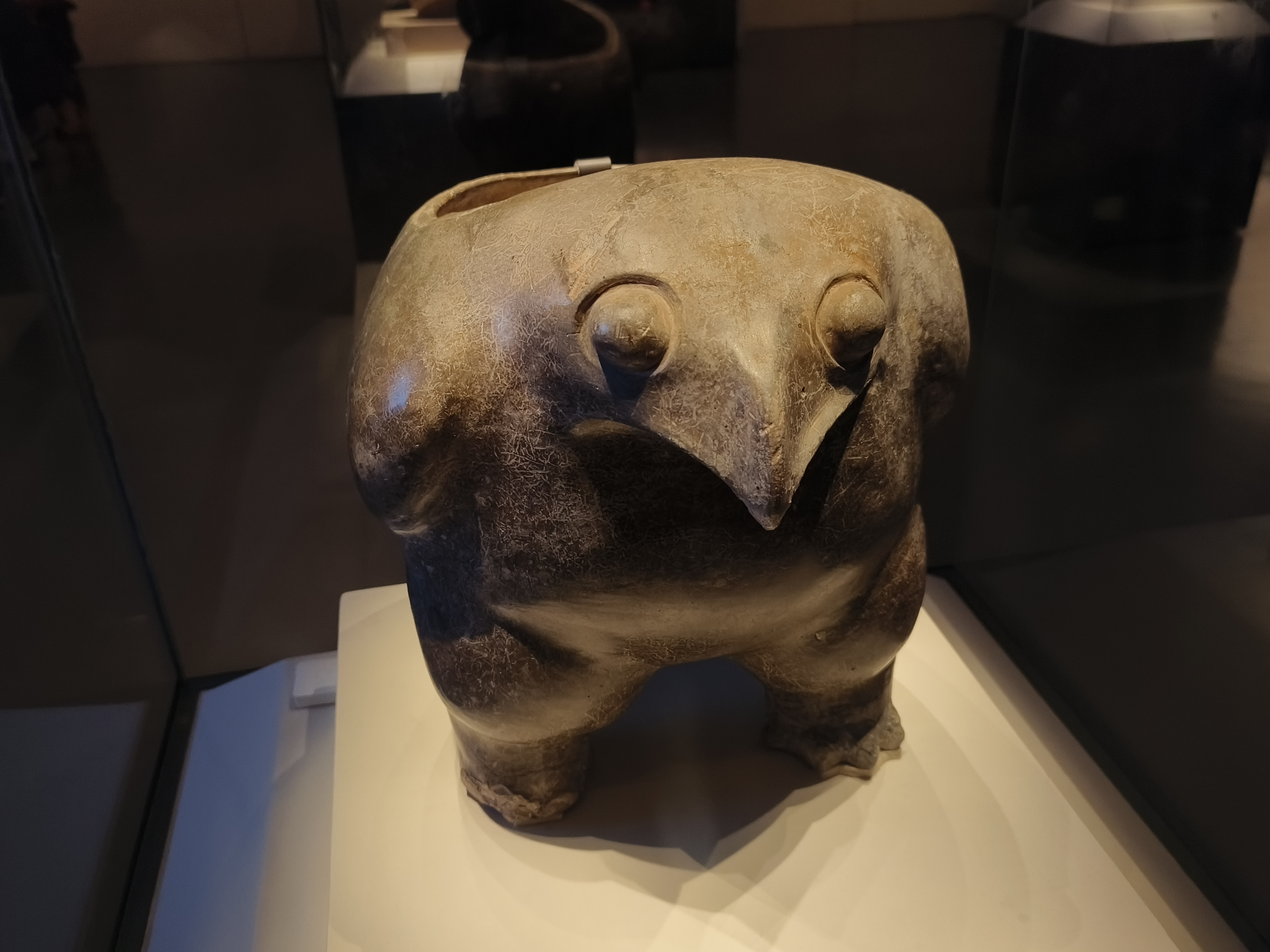 中国元～明代作 白磁 黒斑文 擁犬官像 流传至今的古代\u201c名犬\u201d 2--书画--人民网