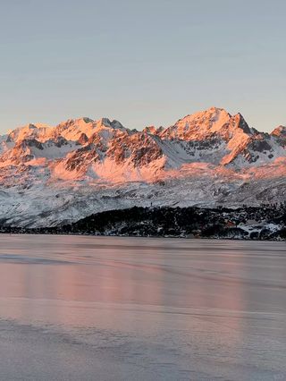 冬季去成都周边康定野马海子徒步看日照金山蓝冰海子旅游攻略指南