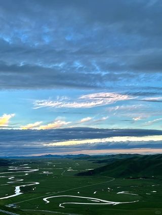 暑假毕业去人少景美的阿坝县郎依寺油菜花莲宝叶则漫泽塘大草原花海