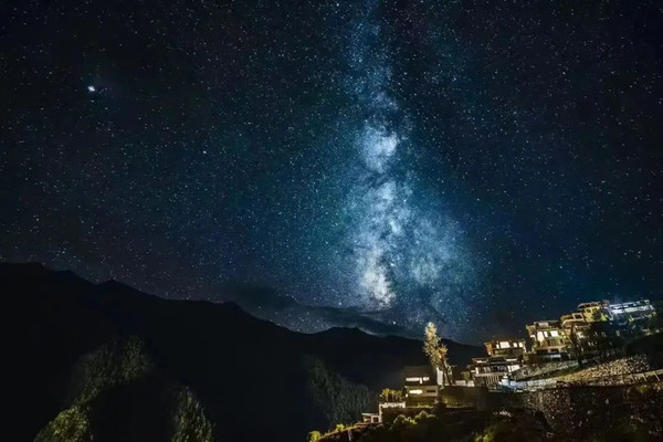 阿坝州首个!黑水县嘎尔庄园·星空之城获得全国甲级旅游民宿称号