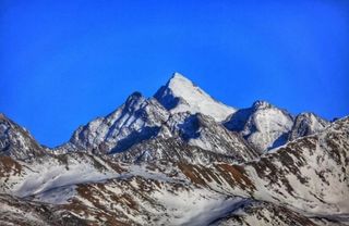 挑战岷山之巅雪宝顶5588米 攀登者必备的全地形技术攀登指南