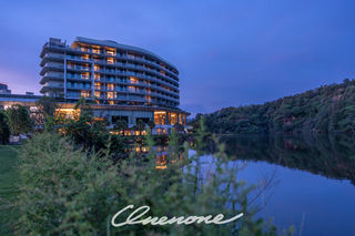 岸烟起暮色，岸水带斜晖（昆明玉龙湾湖景酒店体验）