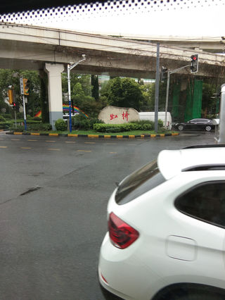 上海虹桥飞机场,两个航站楼,沪青平公路,连着你我,,