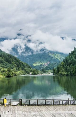 热到融化?我在20℃的山谷里喝牦牛酸奶!达古冰川才是避暑胜地❄️