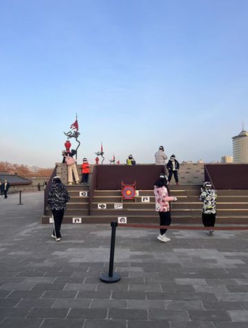 西安一日游：城墙上的古今交错