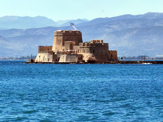 希腊旅游：从科林斯运河到纳普良小镇（图）