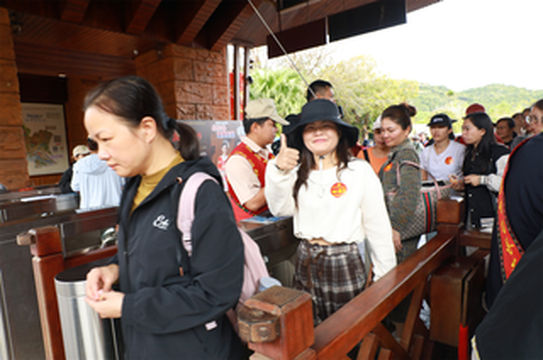 春天不来趟槟榔谷，等于没来海南岛