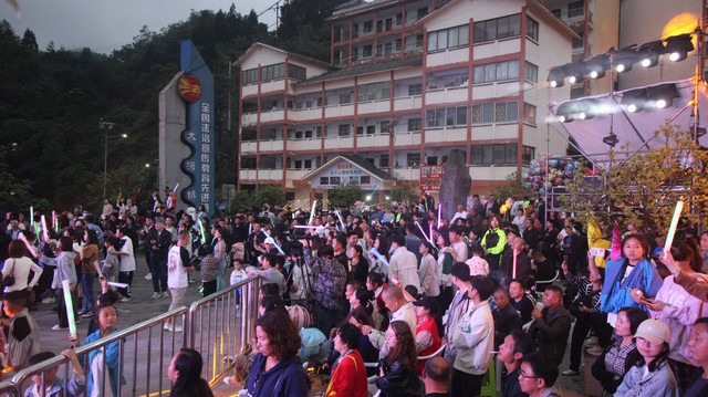 在桐梓邂逅诗意黔北：一场为期两个月的深度探索，从烟火村晚到舌尖盛宴。