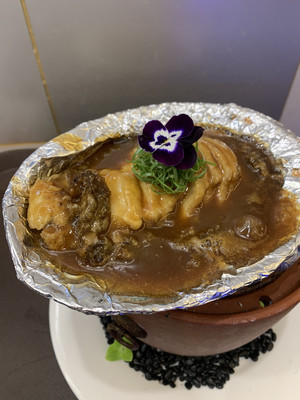 炭烧澳洲鲜鲍:海洋之珍,味蕾的狂欢