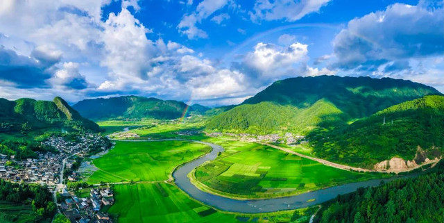 腾冲特色边境小镇游,探秘国门风光