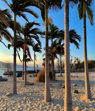 漫步金鳞沙滩,拥抱邛海之蓝