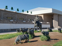 新巴尔虎右旗游记图片] 在新巴尔虎右旗县城闲逛，逛到思歌腾广场时，我的腿迈不动了