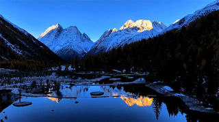 四姑娘山的一天，是光影的诗篇