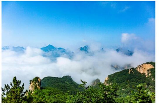 山巅上的天空之境,就藏在这座云蒙山的酒店里!