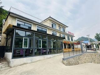 承德兴隆青松岭清源小筑农家院，错落有致的三层建筑，免费野钓钓鱼！