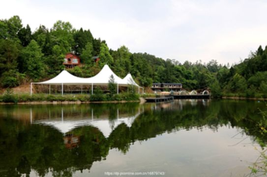 在山水与烟火里找乐子