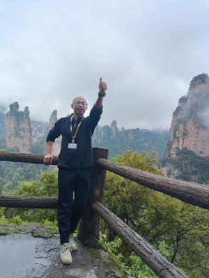 去张家界旅游怎么玩，张家界旅游可以只请导游吗，张家界私人导游多少钱一天