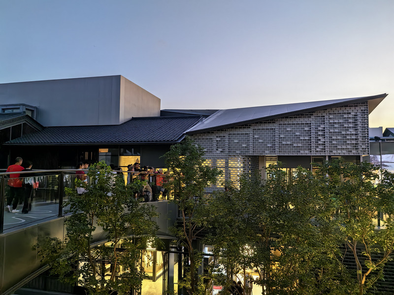 国庆打卡沪上商业新地标——龙华会