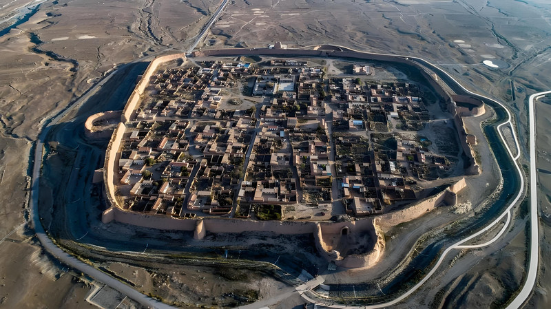 如何一人兩日一夜玩轉平遙古城必看攻略+景點美食推薦+旅拍冰箱貼街景+注意事項。