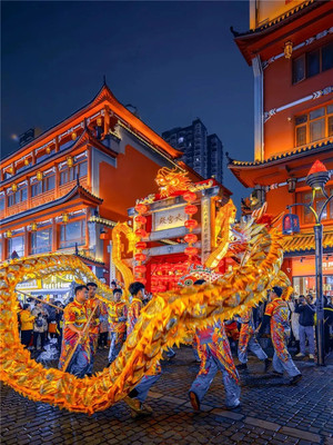 🛍️ 黄兴路步行街与坡子街:购物与美食的天堂