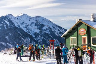 美国阿斯本雪堆山滑雪村2024/25雪季精彩活动等你来参加！