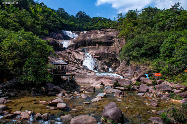 广州增城隐秘山谷，号称广东小九寨沟，是盛夏避暑度假的秘境