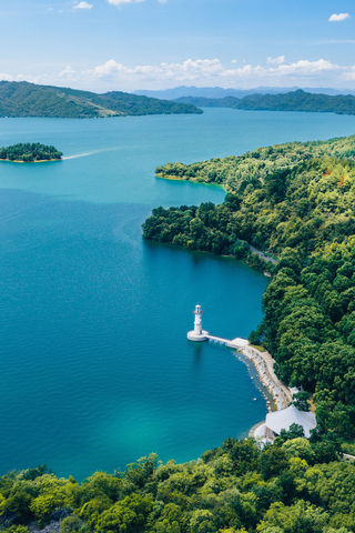 到南法了，怎么长得那么像千岛湖！