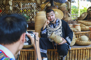 俄罗斯游客爱上槟榔谷，波隆旅拍好时尚