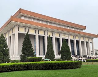 漫步京城，瞻仰毛主席纪念堂，聆听历史的声音