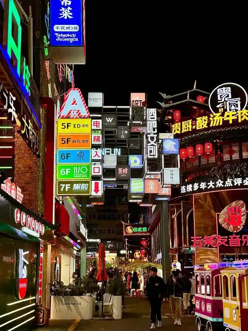 青云市集-贵阳-最美不过蓝天