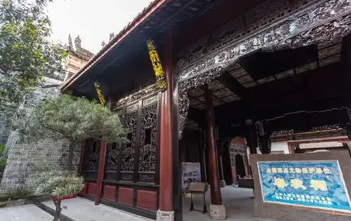 春秋祠