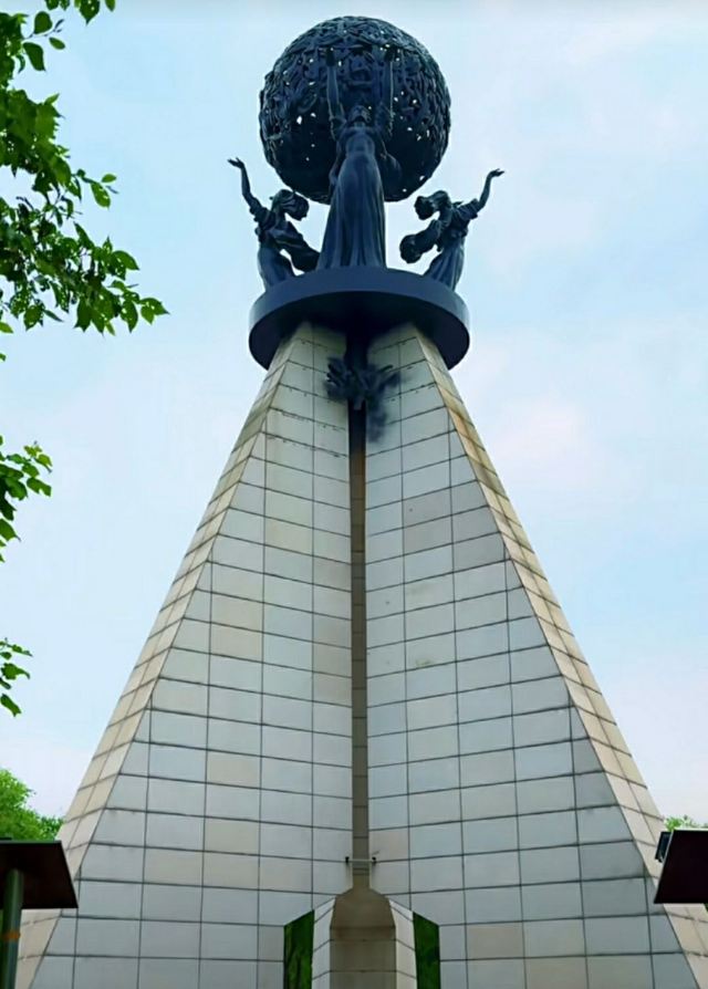 母亲广场旅行图片 1