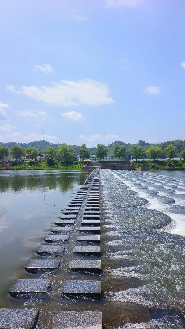 画里小河·网红鱼鳞坝旅行图片 1