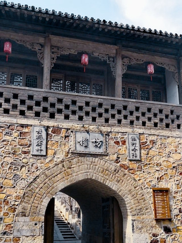 在古北水镇景区里,门票140 |打卡北京汤市街