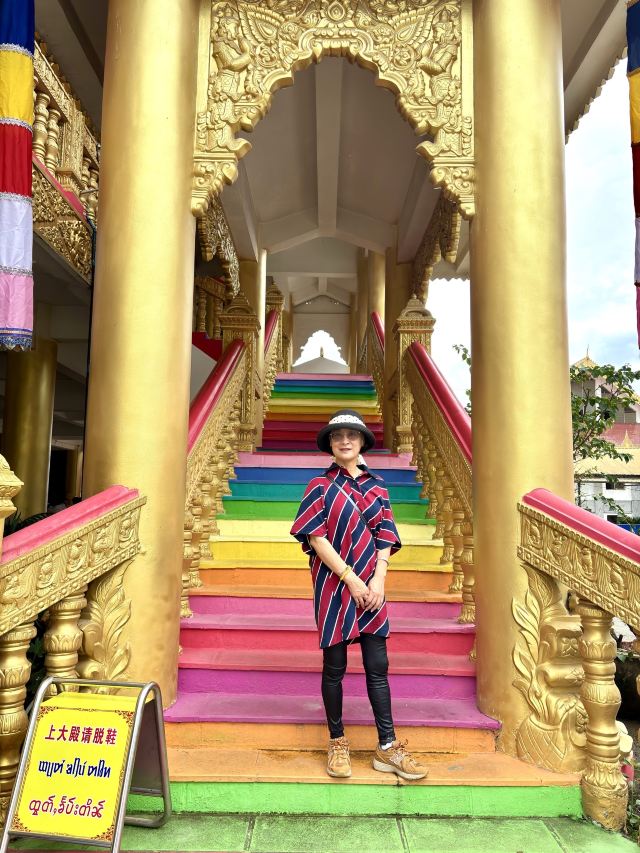 瑞丽市总佛寺旅行图片 9