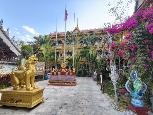 勐腊县瓦龙总佛寺旅行图片 2