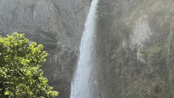 滴水層瀑布