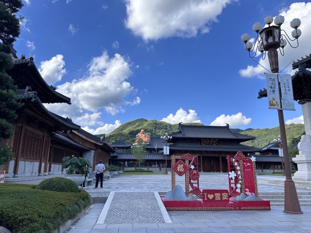人间弥勒旅行图片 3