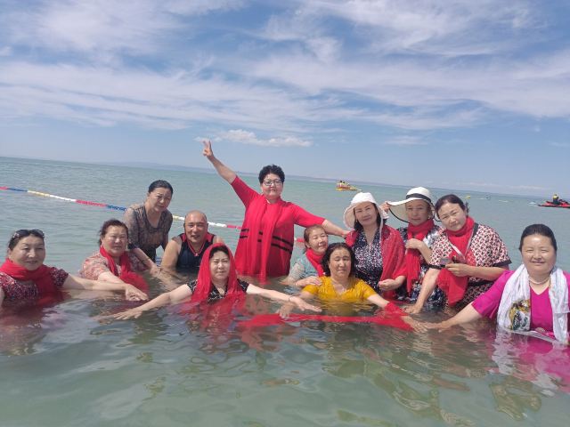 乌伦古湖金沙滩景区旅行图片