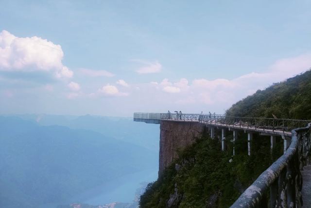 六枝老王山玻璃栈道旅行图片 1