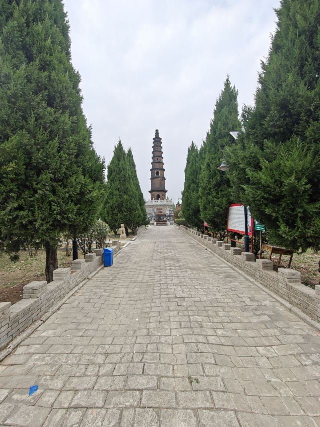 千佛铁塔旅行图片 2